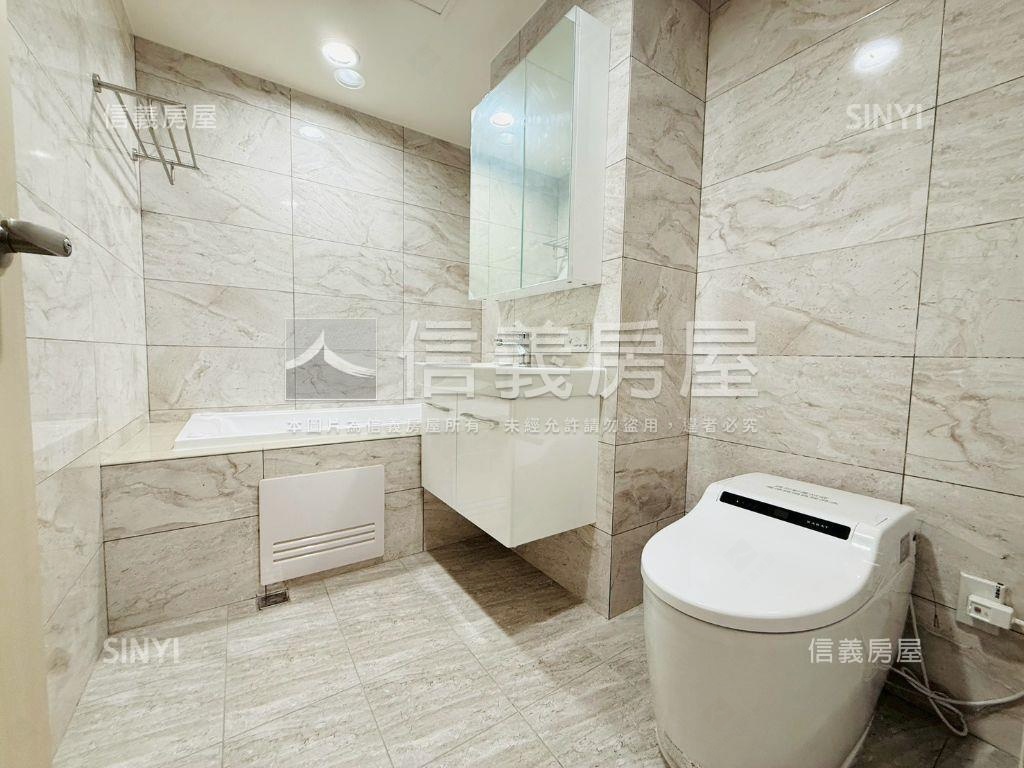 市政１號院次頂樓二房平車房屋室內格局與周邊環境