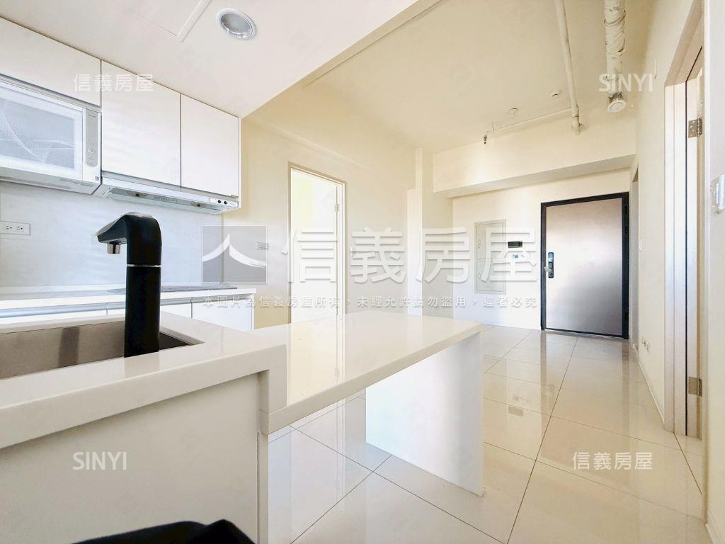 市政１號院次頂樓二房平車房屋室內格局與周邊環境