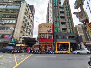 ＡＡ晴光市場口挑高金店