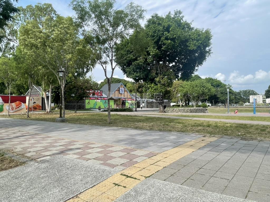平實艾美兩房平車（２）房屋室內格局與周邊環境