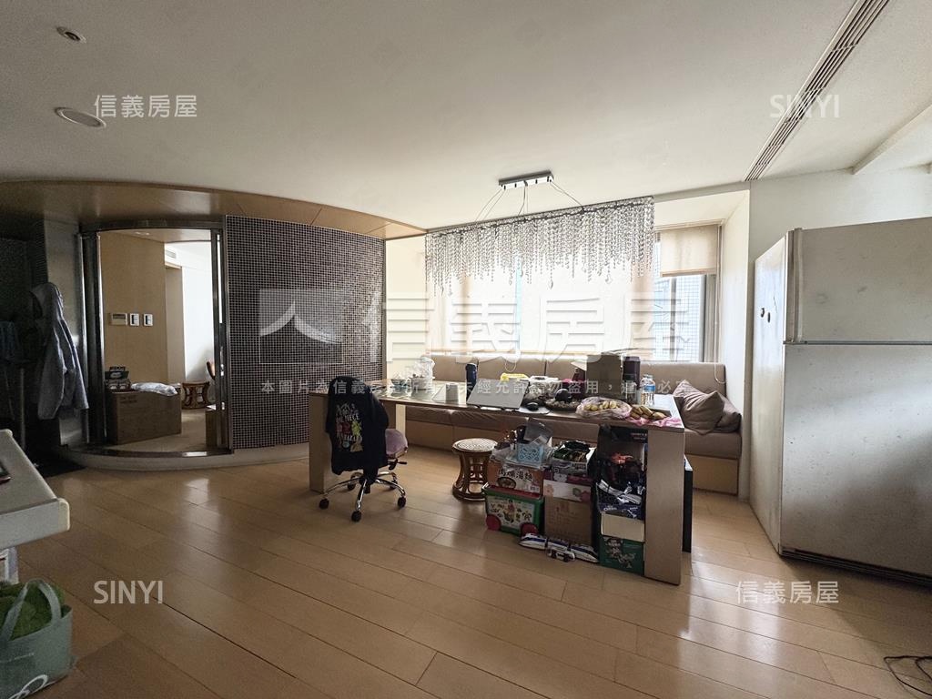 凱旋門高樓景觀大三房房屋室內格局與周邊環境