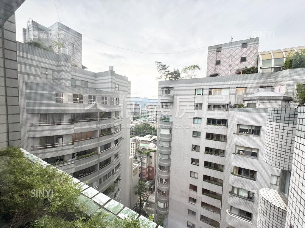 凱旋門高樓景觀大三房房屋室內格局與周邊環境