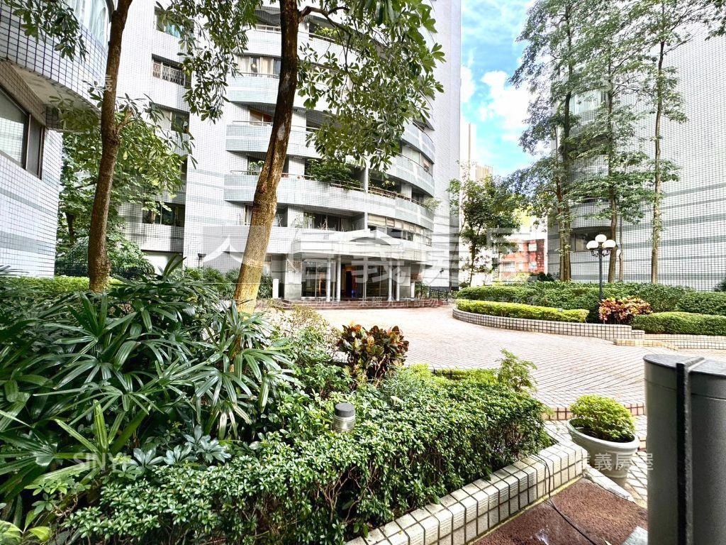 凱旋門高樓景觀大三房房屋室內格局與周邊環境