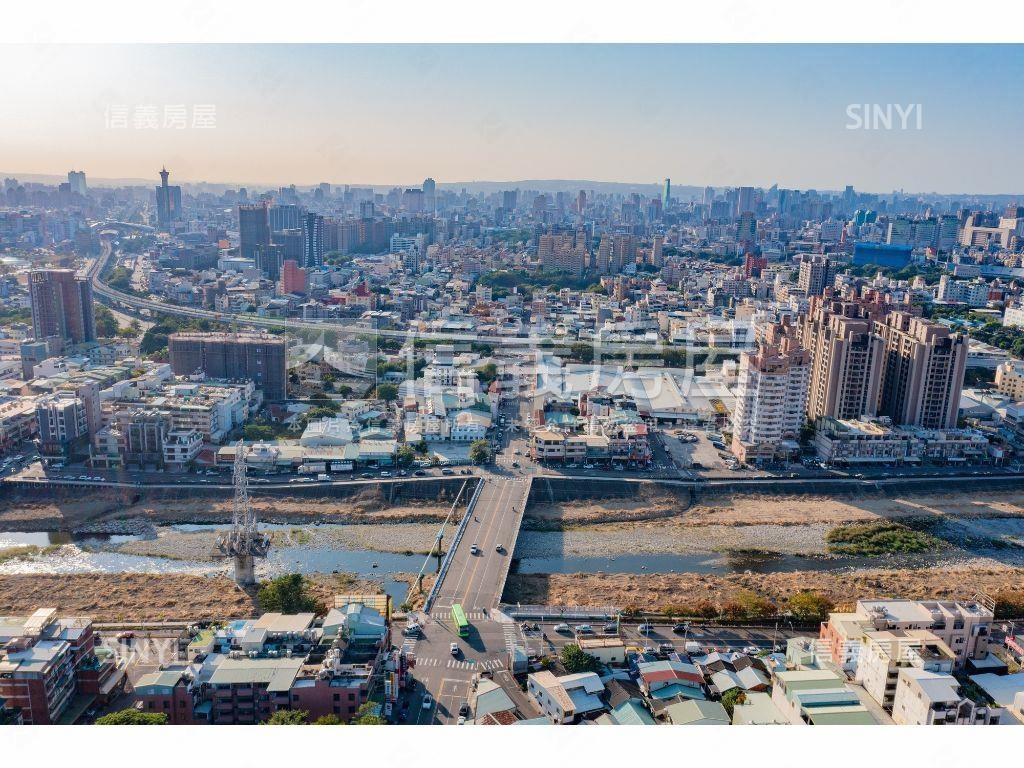 東區住二＋住一大面寬美地房屋室內格局與周邊環境