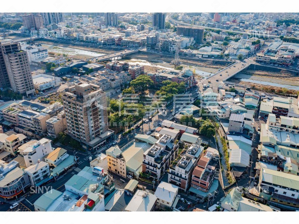 東區住二＋住一大面寬美地房屋室內格局與周邊環境