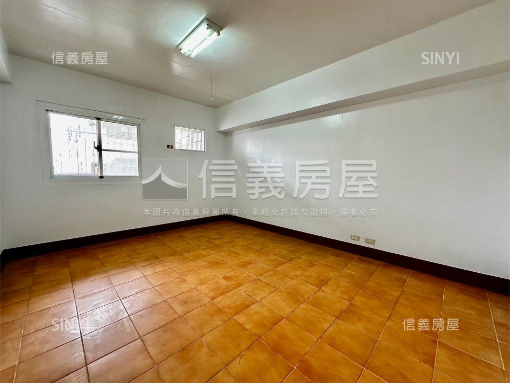 川景綠意大四房房屋室內格局與周邊環境