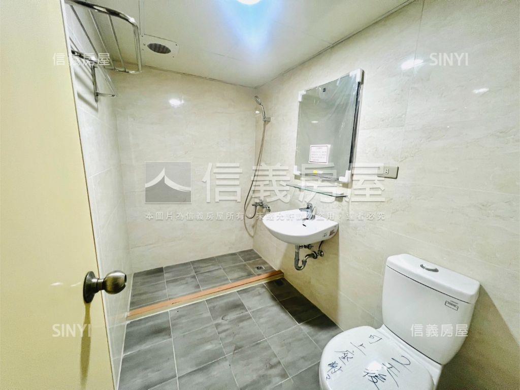 川景綠意大四房房屋室內格局與周邊環境