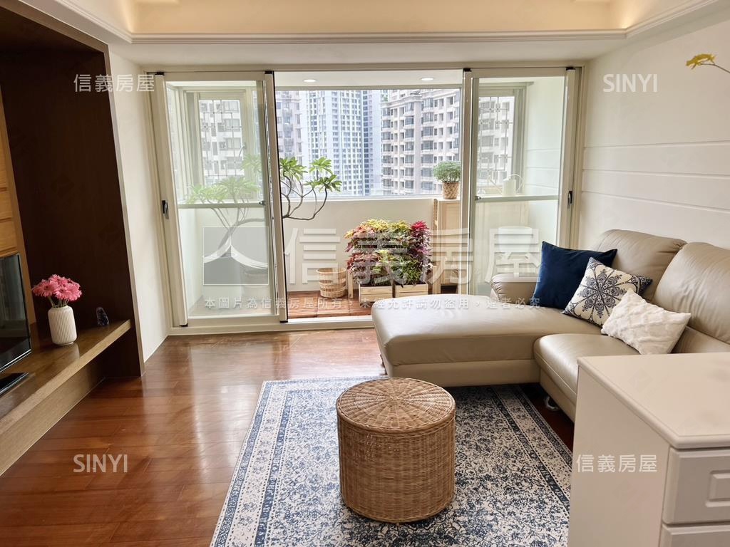 聖塔稀有露臺戶釋出房屋室內格局與周邊環境