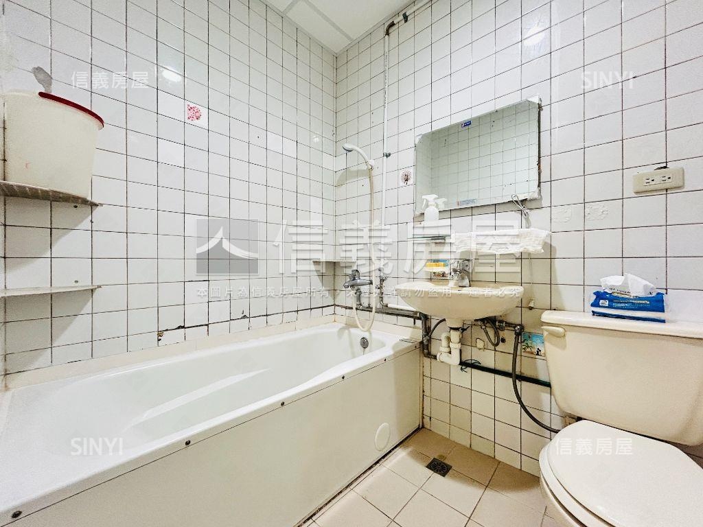 走路三和國中方正２樓房屋室內格局與周邊環境