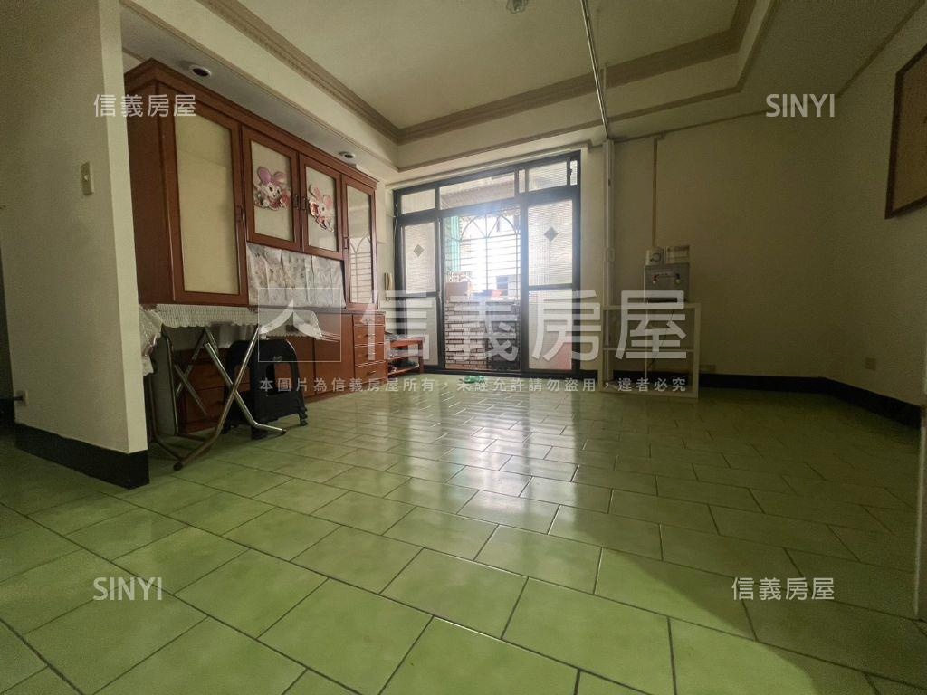 新埔邊間大四房三樓房屋室內格局與周邊環境