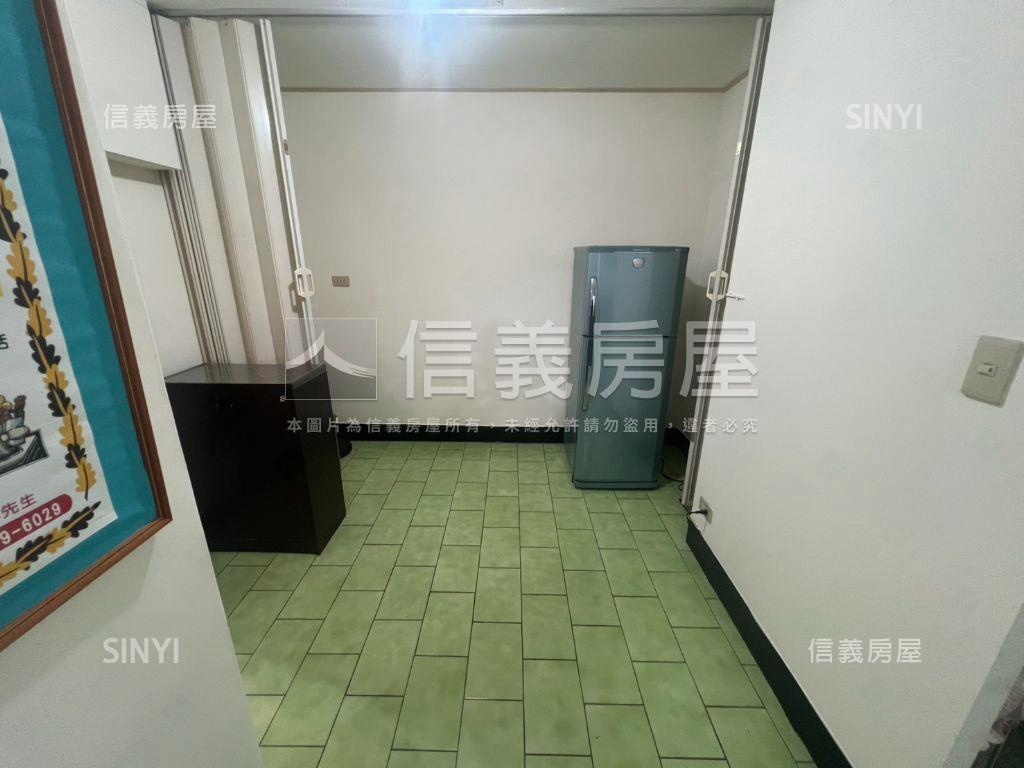 新埔邊間大四房三樓房屋室內格局與周邊環境