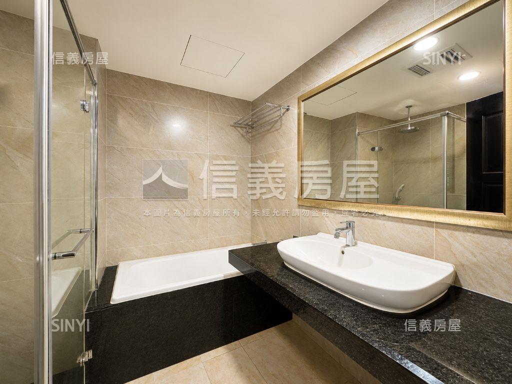 賦格律大三房房屋室內格局與周邊環境