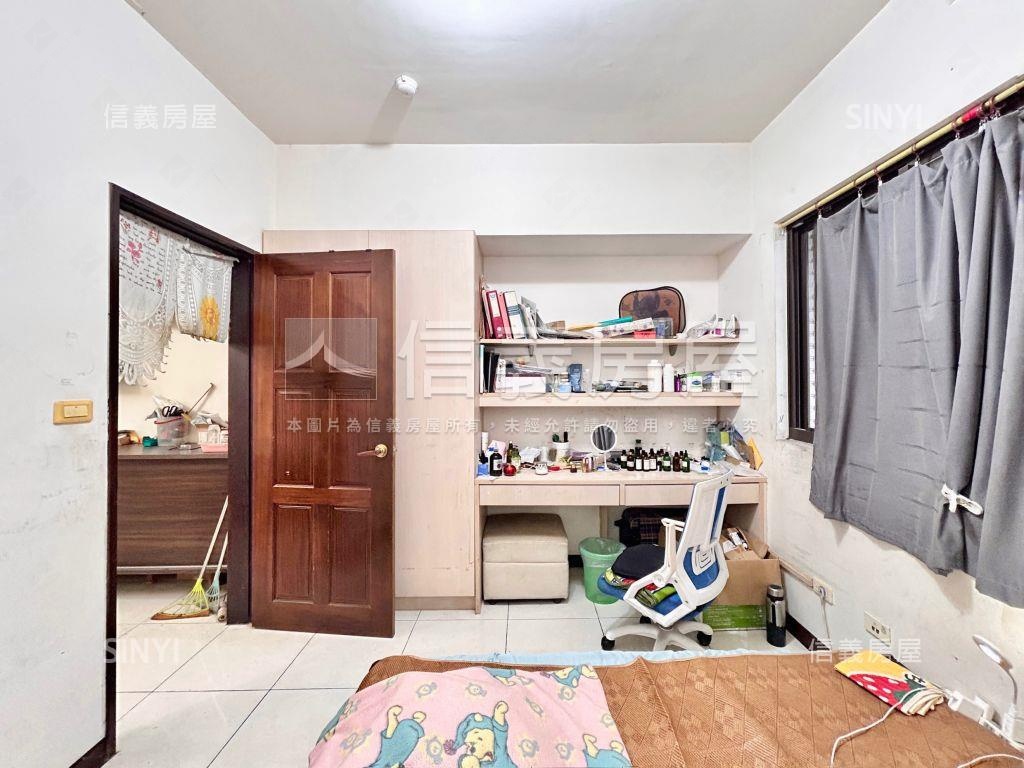 近Ａ９捷運三居一城繁華房屋室內格局與周邊環境