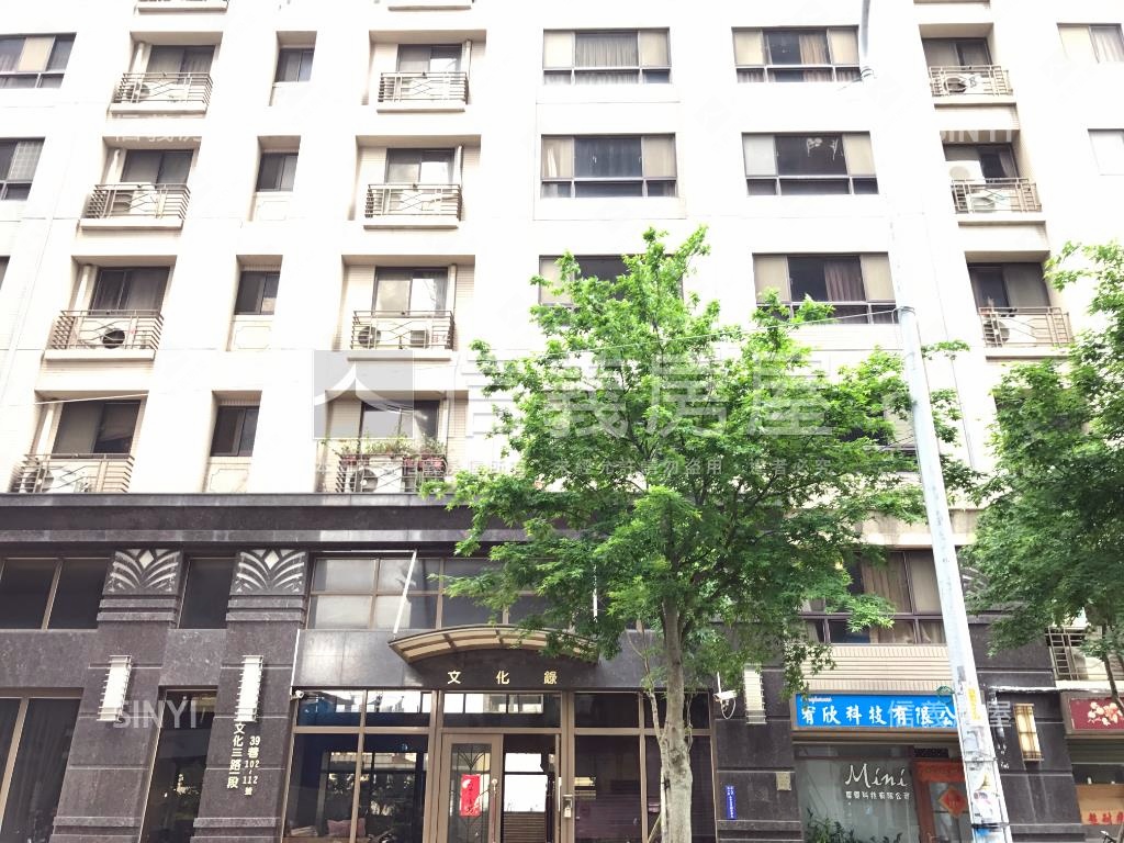 近Ａ９捷運三居一城繁華房屋室內格局與周邊環境