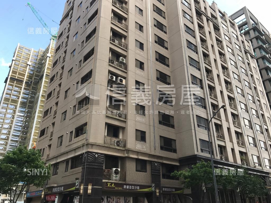 近Ａ９捷運三居一城繁華房屋室內格局與周邊環境