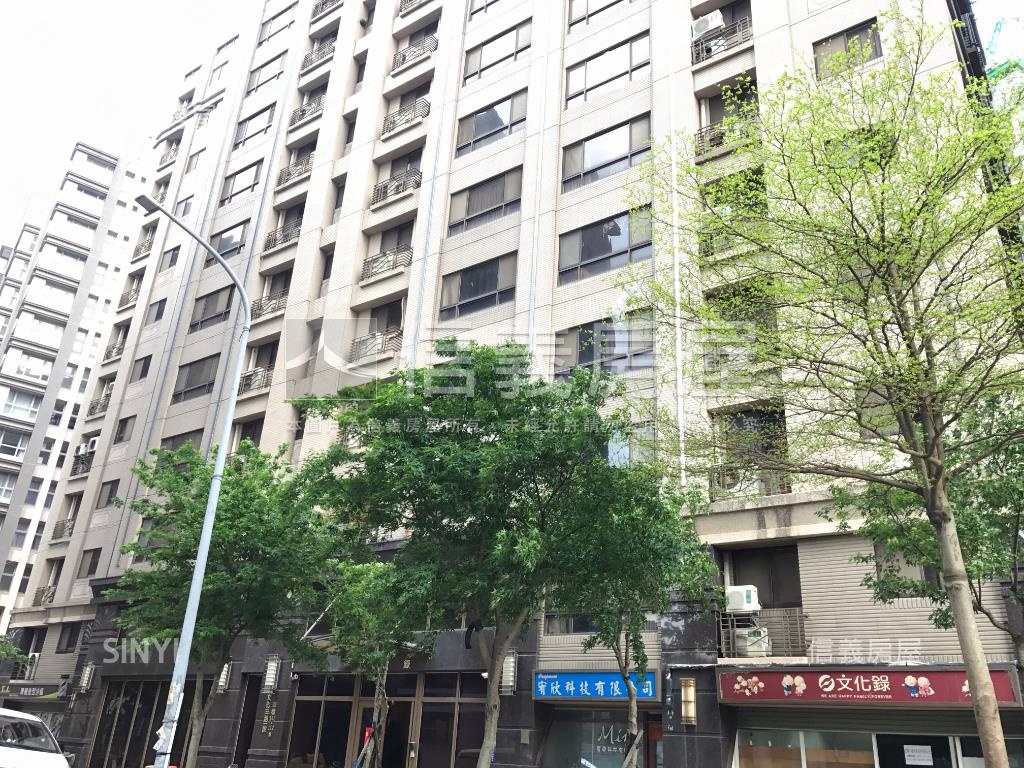 近Ａ９捷運三居一城繁華房屋室內格局與周邊環境