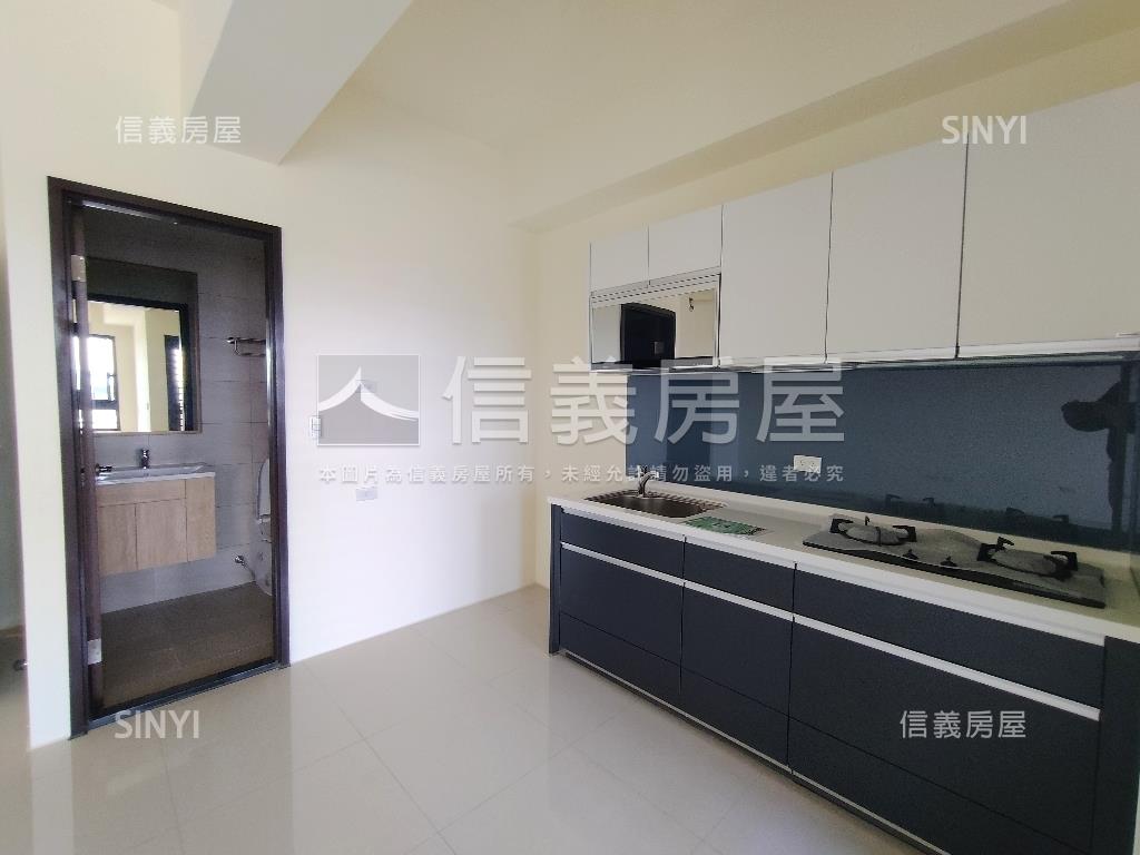 近鳳山車站精美美宅平車房屋室內格局與周邊環境