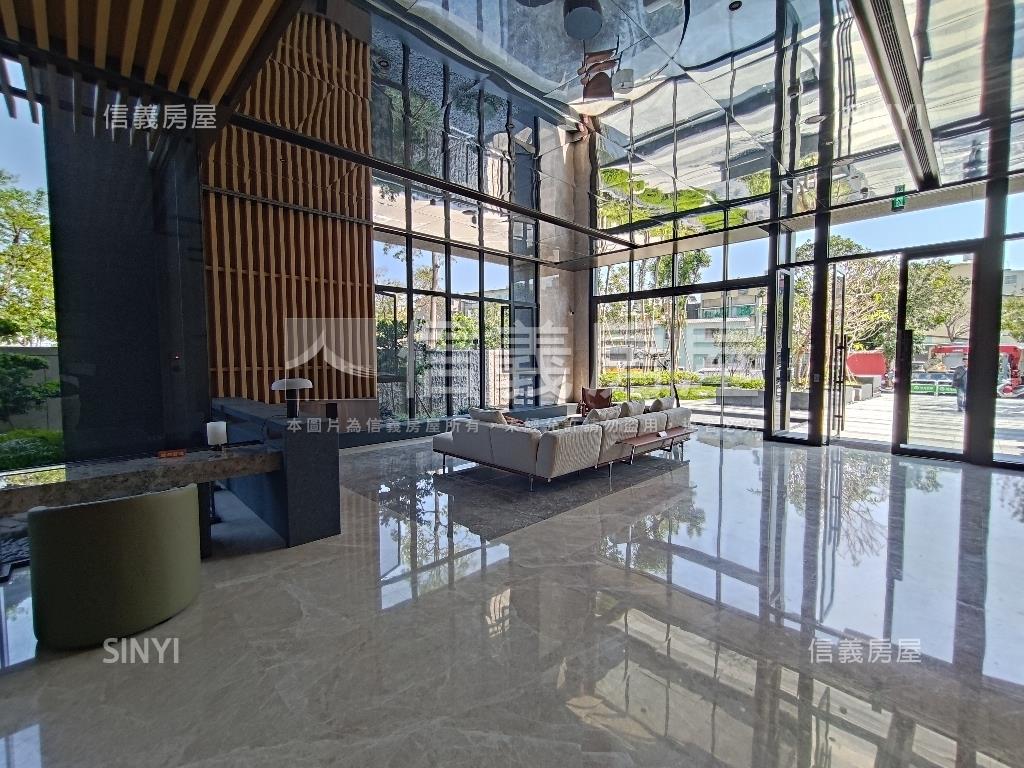 近鳳山車站精美美宅平車房屋室內格局與周邊環境