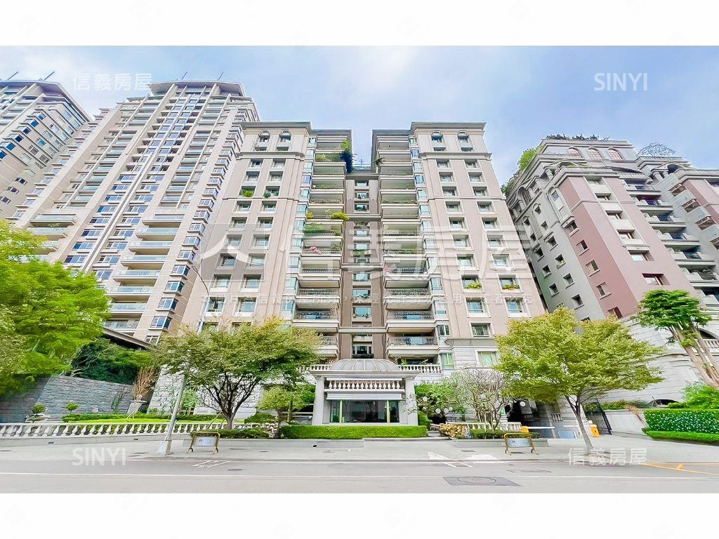 知名※天璽二歌劇院景豪邸房屋室內格局與周邊環境