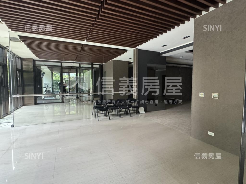 名人賞高樓美邸房屋室內格局與周邊環境