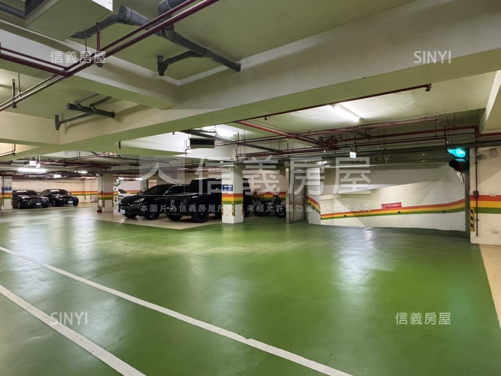 名人賞高樓美邸房屋室內格局與周邊環境