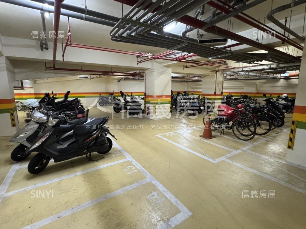 名人賞高樓美邸房屋室內格局與周邊環境