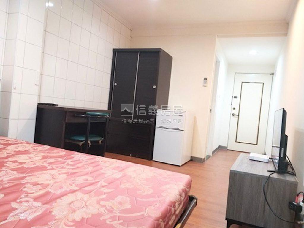 近家樂福懷仁收租美寓房屋室內格局與周邊環境
