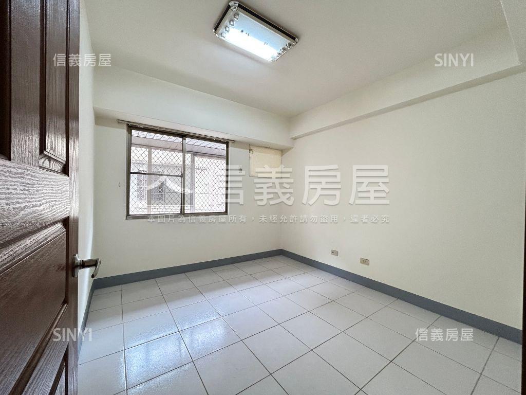 近大買家５房附車位房屋室內格局與周邊環境