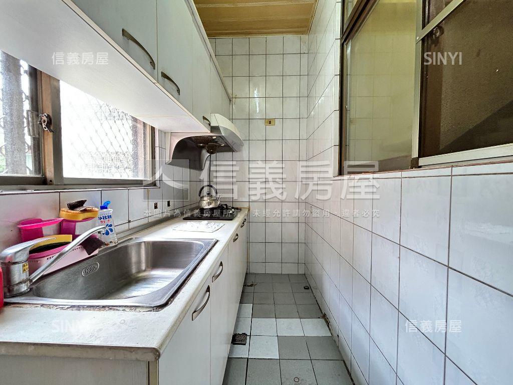 近大買家５房附車位房屋室內格局與周邊環境