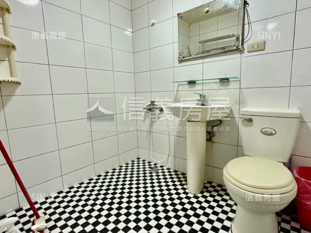 近大買家５房附車位房屋室內格局與周邊環境