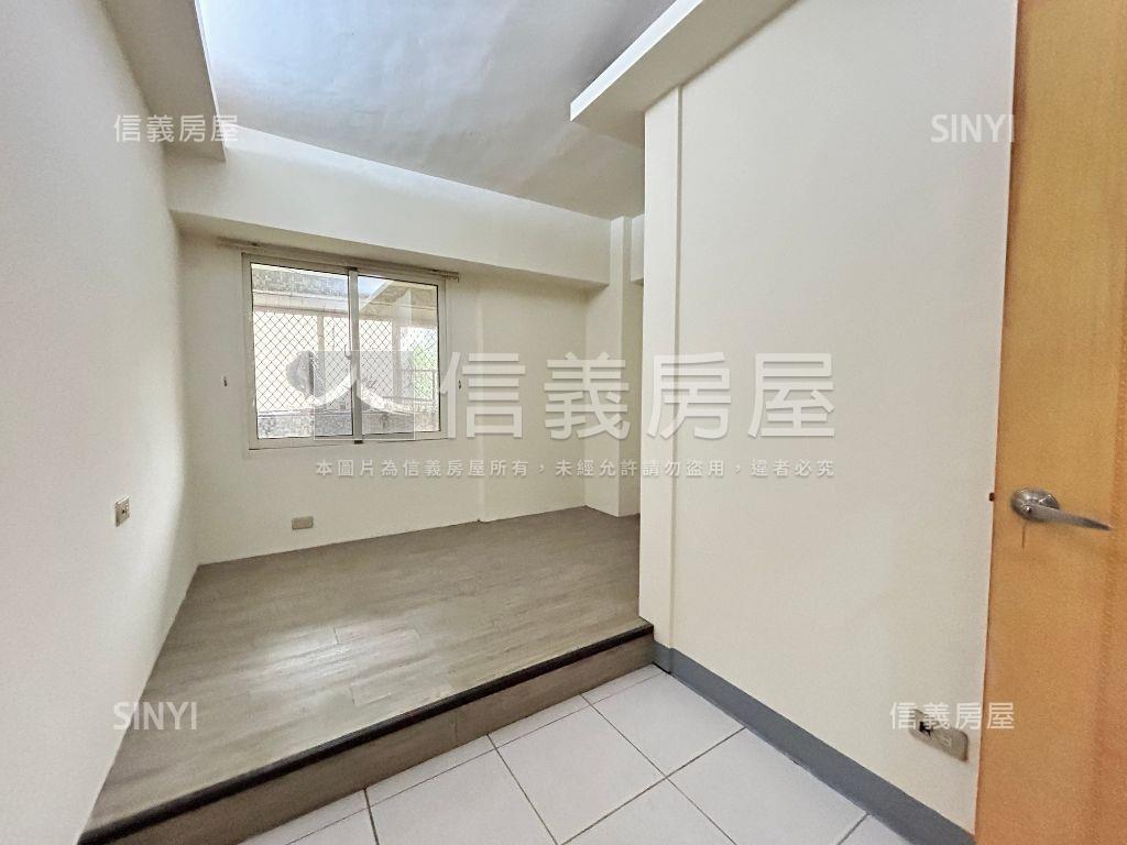 近大買家５房附車位房屋室內格局與周邊環境