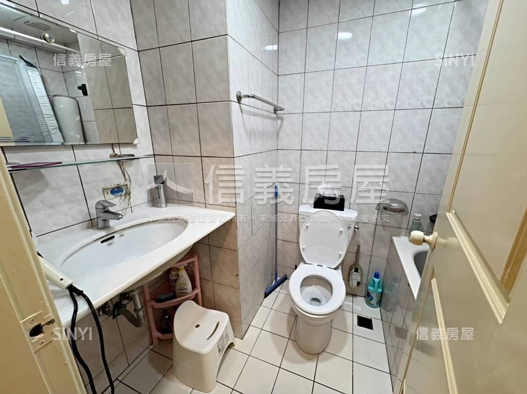 陽光山莊高樓美景三房房屋室內格局與周邊環境