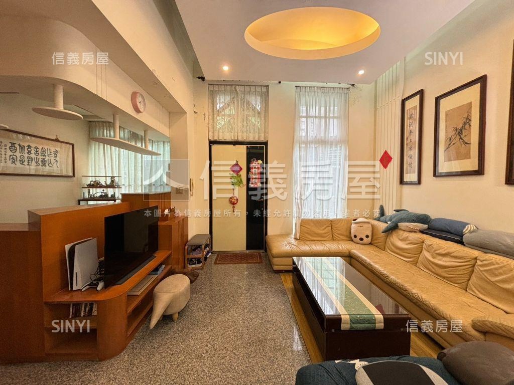 馥記山莊稀有平巷美妝透天房屋室內格局與周邊環境