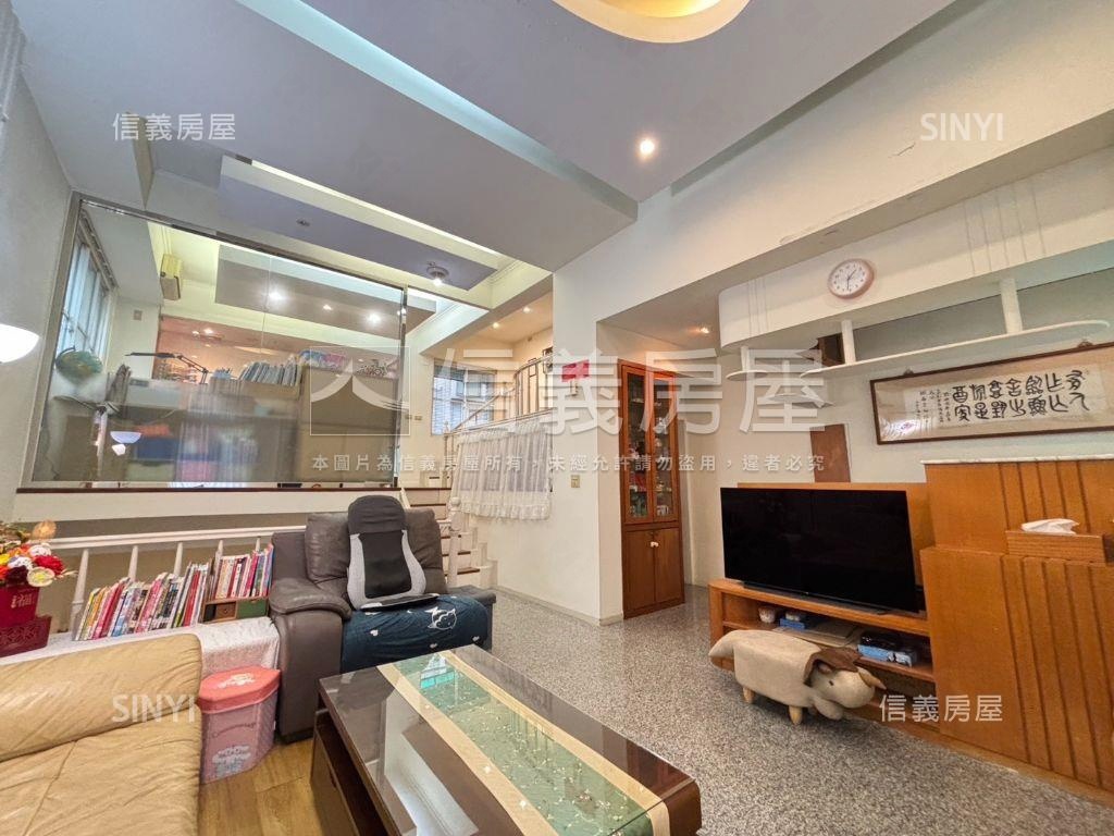 馥記山莊稀有平巷美妝透天房屋室內格局與周邊環境