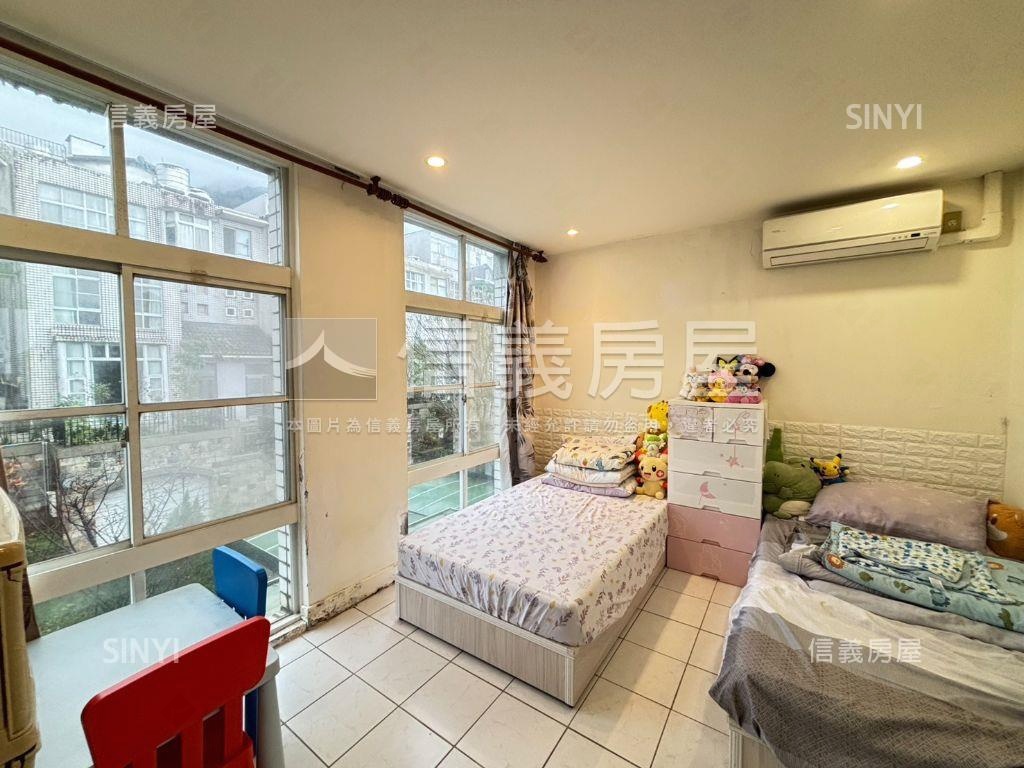 馥記山莊稀有平巷美妝透天房屋室內格局與周邊環境