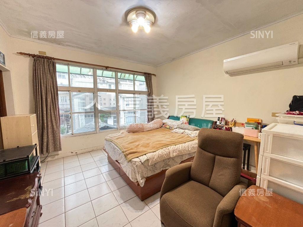 馥記山莊稀有平巷美妝透天房屋室內格局與周邊環境