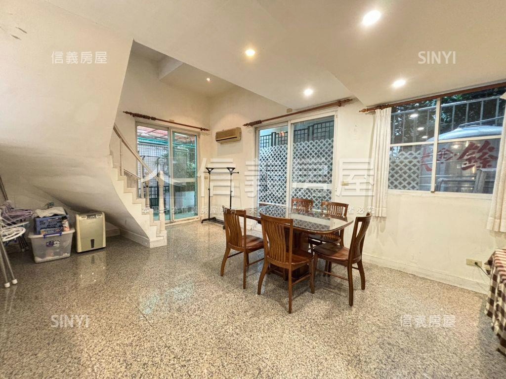 馥記山莊稀有平巷美妝透天房屋室內格局與周邊環境