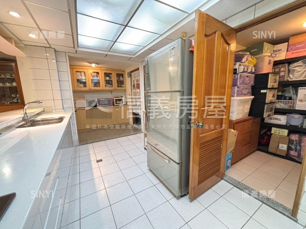 馥記山莊稀有平巷美妝透天房屋室內格局與周邊環境