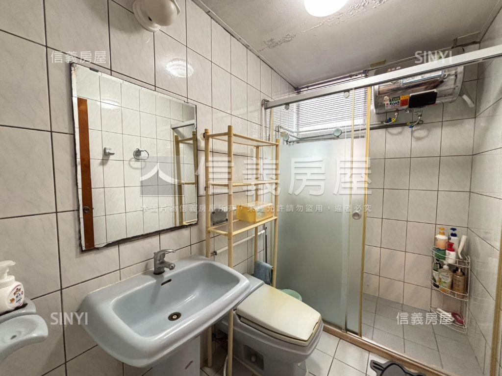 馥記山莊稀有平巷美妝透天房屋室內格局與周邊環境