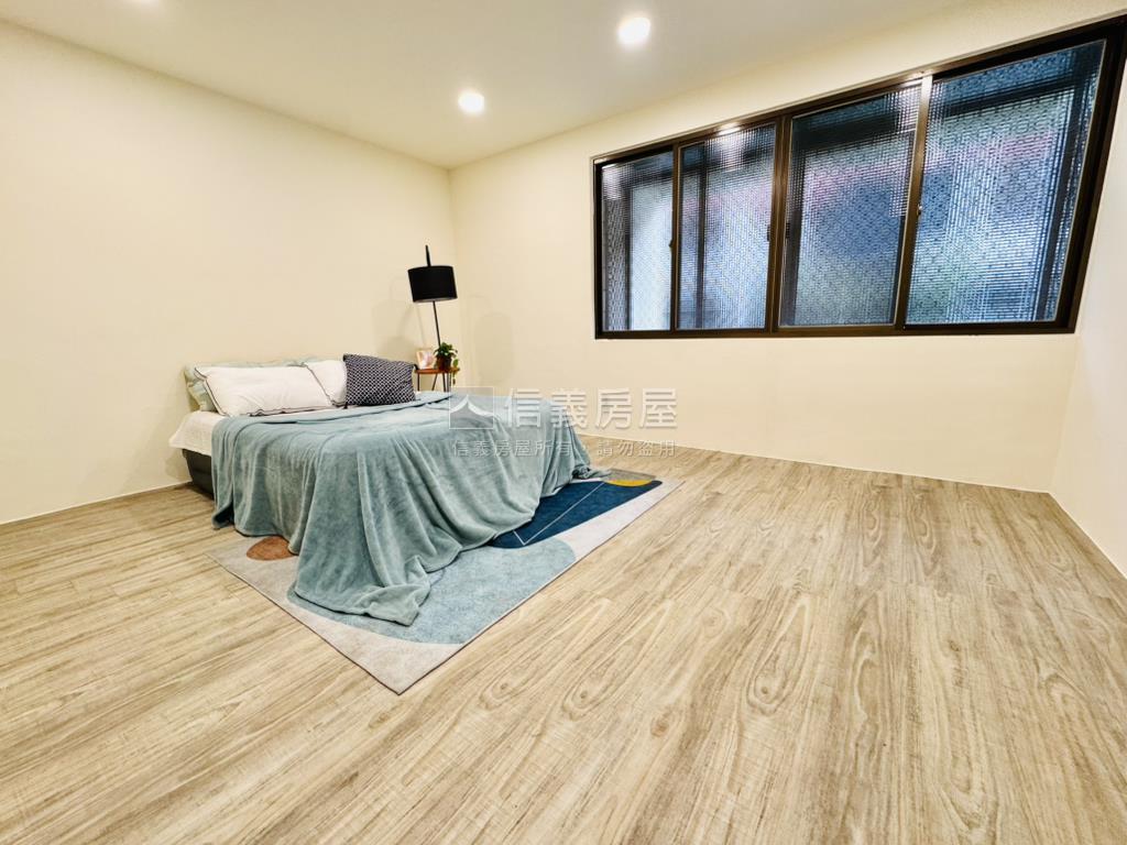 北屯精美車庫透天房屋室內格局與周邊環境