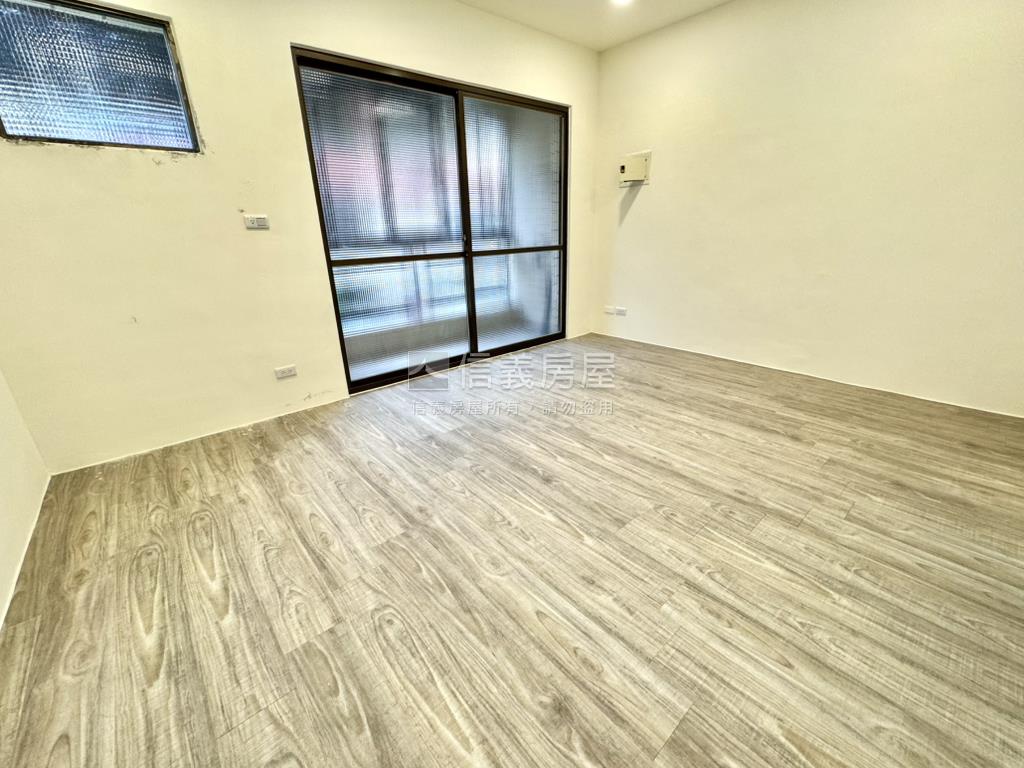 北屯精美車庫透天房屋室內格局與周邊環境