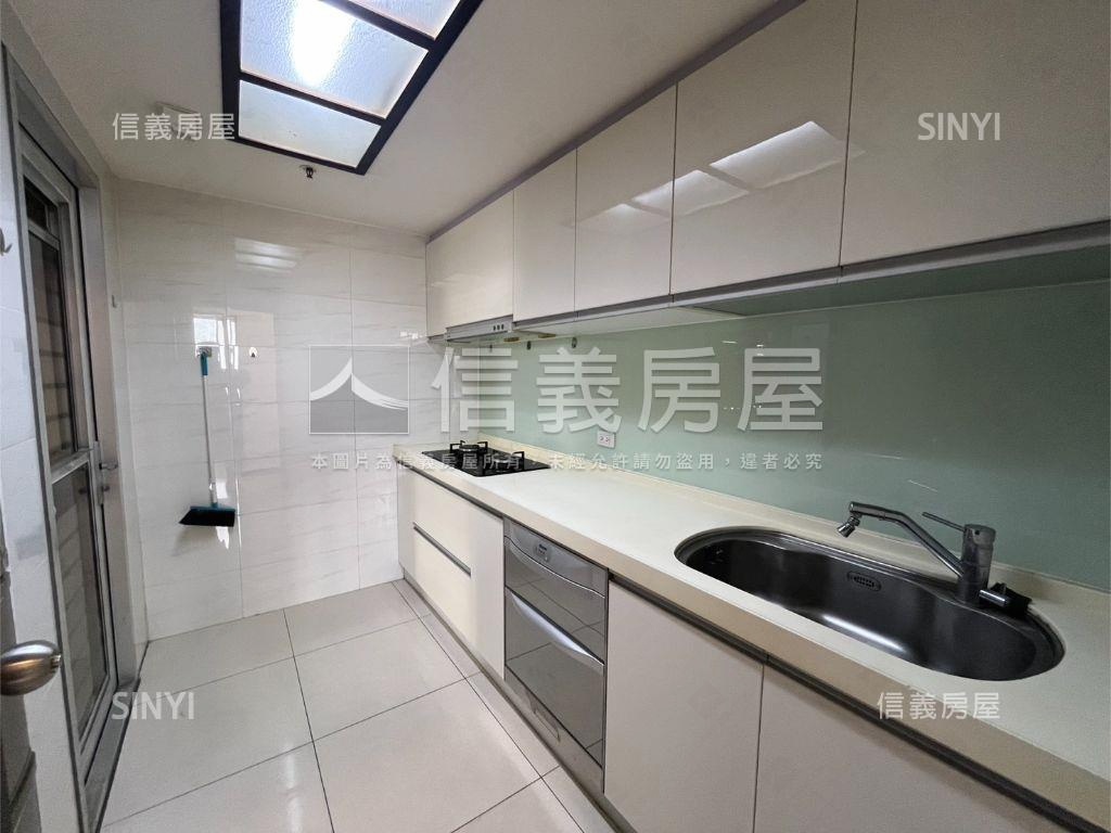 眺望景觀˙玉山三房車位房屋室內格局與周邊環境