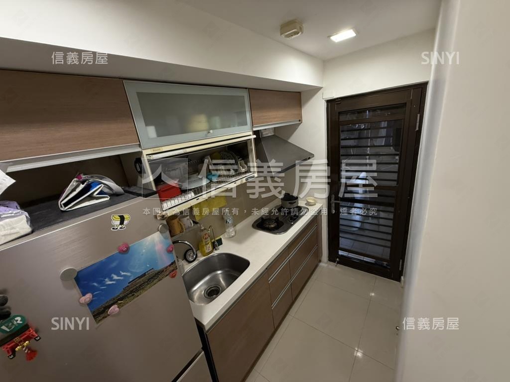 新京王高樓兩房車位房屋室內格局與周邊環境