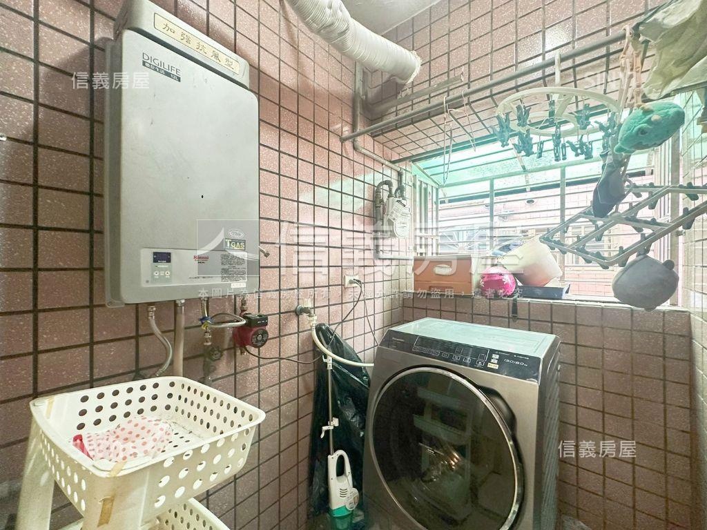 捷運綠映精品三房車位房屋室內格局與周邊環境