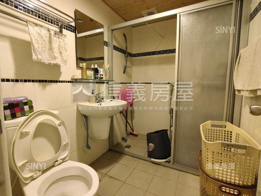 正東區露臺三房平車房屋室內格局與周邊環境