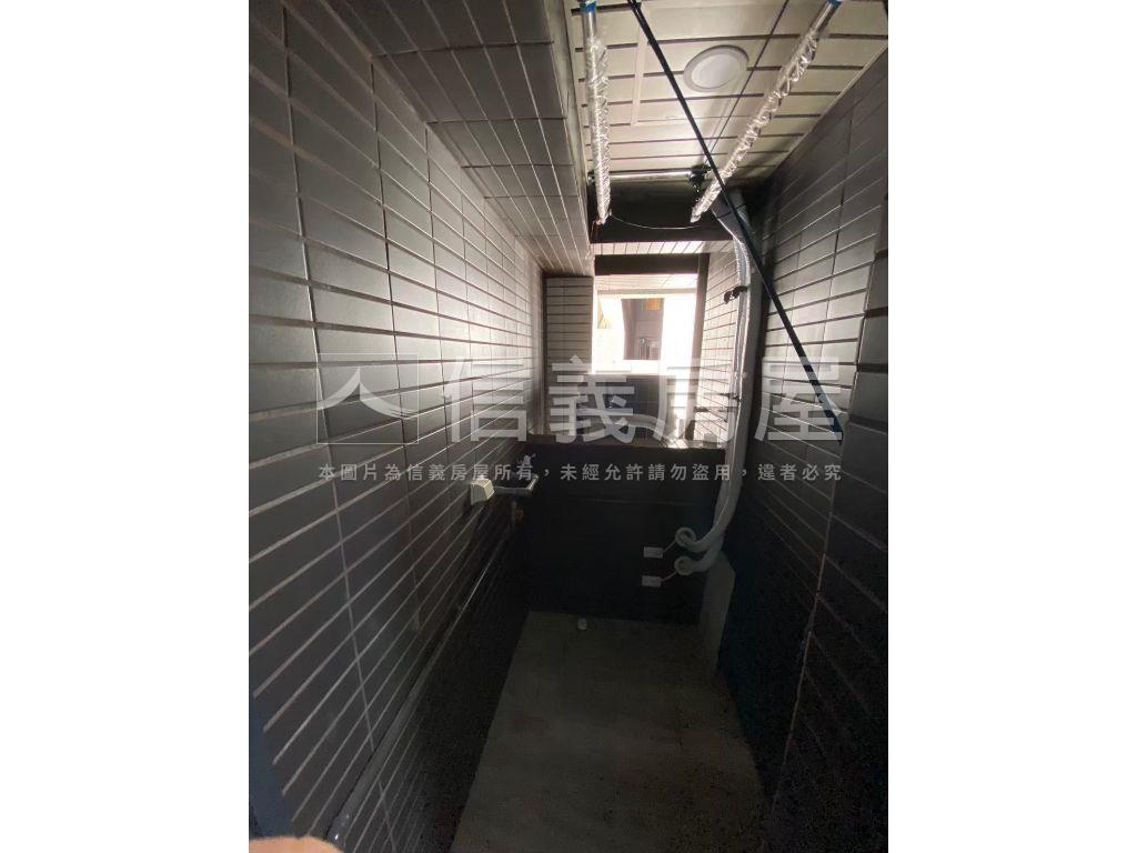 福德ＯＮＥ漂亮三房車位房屋室內格局與周邊環境
