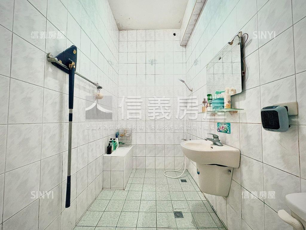 新市｜邊間孝親傳統透天房屋室內格局與周邊環境
