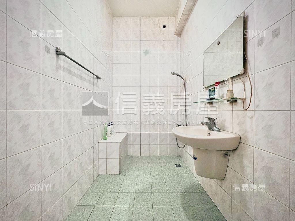 新市｜邊間孝親傳統透天房屋室內格局與周邊環境