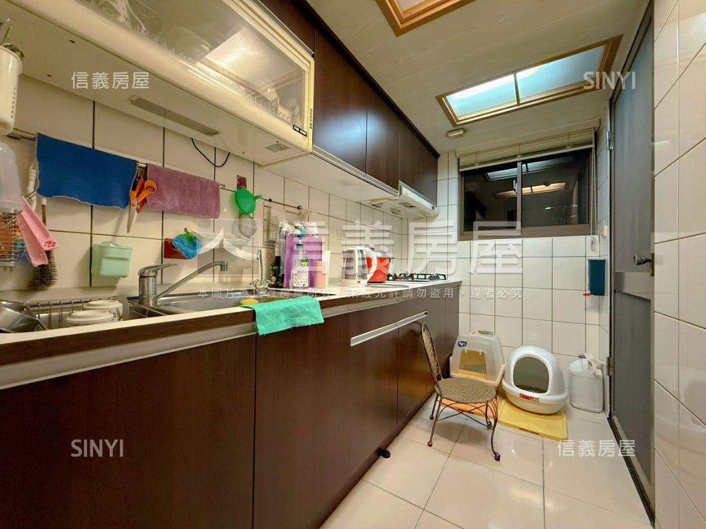 震後國唐地糧三房附車位房屋室內格局與周邊環境