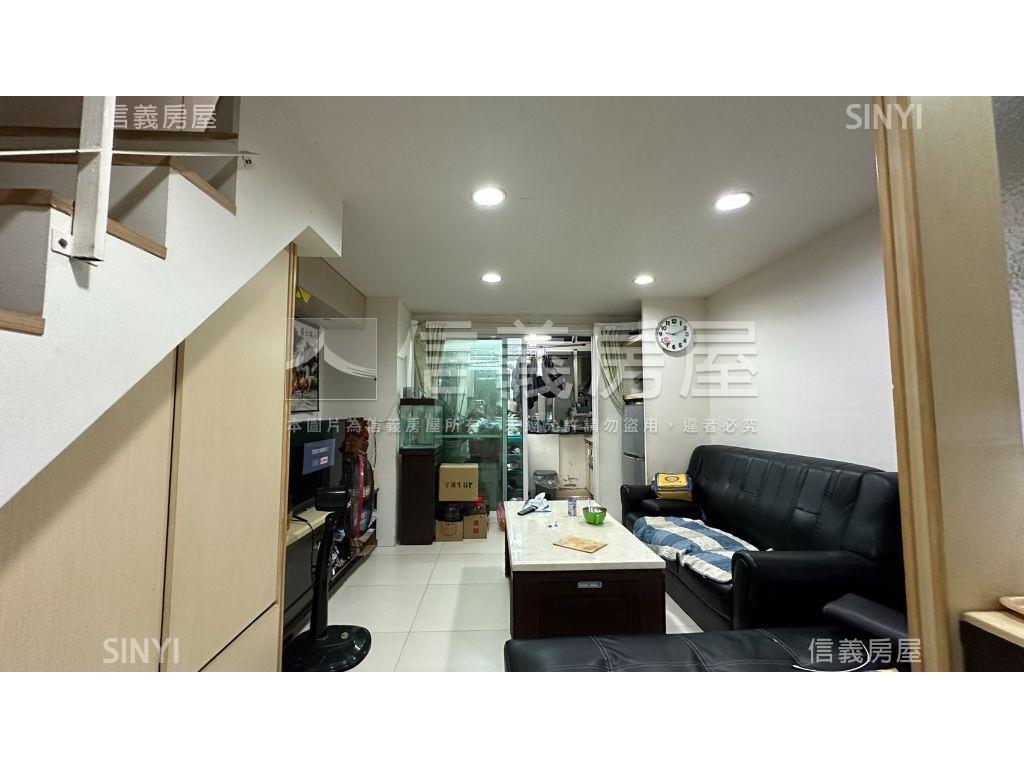 竹北縣政特區挑高邊間戶房屋室內格局與周邊環境